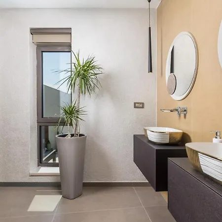 Modern Luxury Olive Vilă Vrbnik (Primorje-Gorski Kotar)